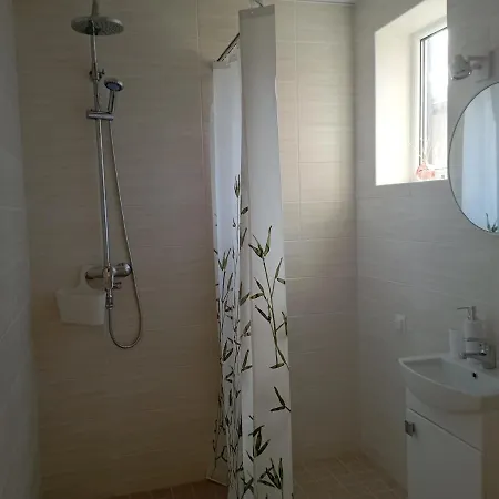 Star Apartment *